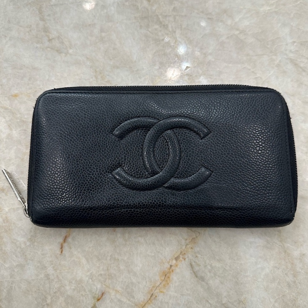 Vintage Chanel Black Caviar Leather Zippy Wallet